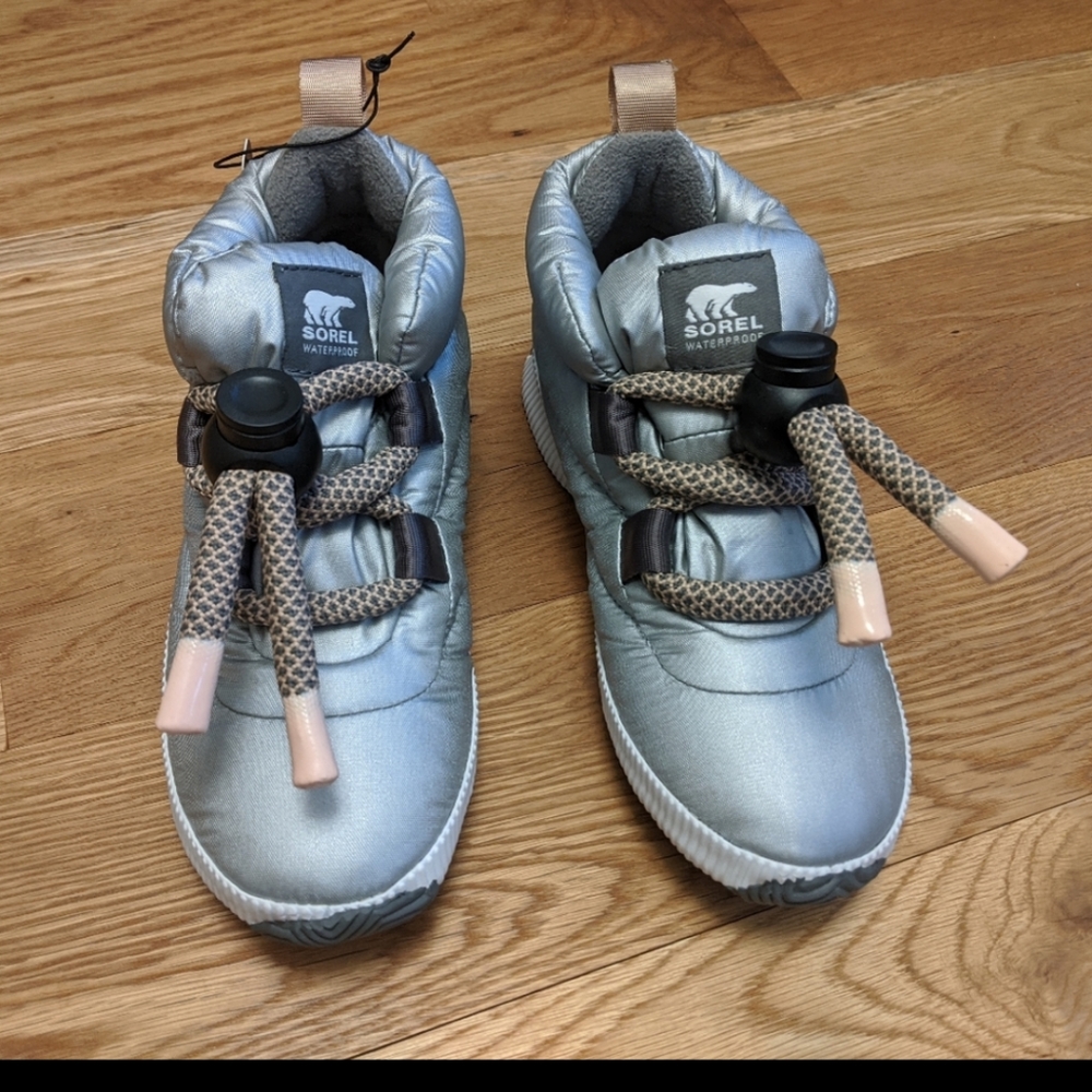 Sorel Out N About Puffy Lace Boot in Pure Silver